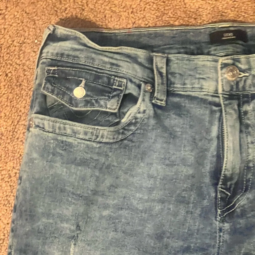 True Religion distressed jeans sz 38/32